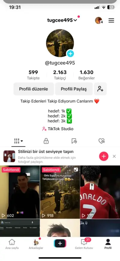 Tiktok 2.200 takipçili live studo açık hesap.